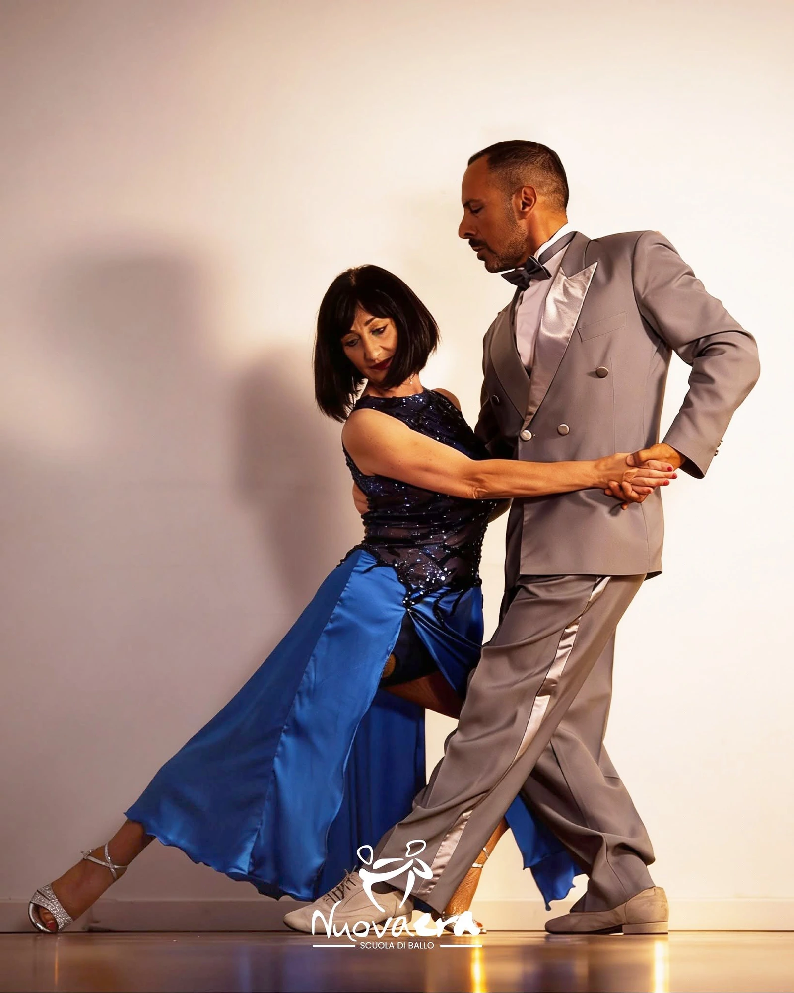 Coppia in una posa di tango alla Nuova Era